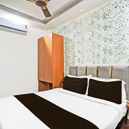 Twamev Residency Hotel Új-Delhi Kültér fotó