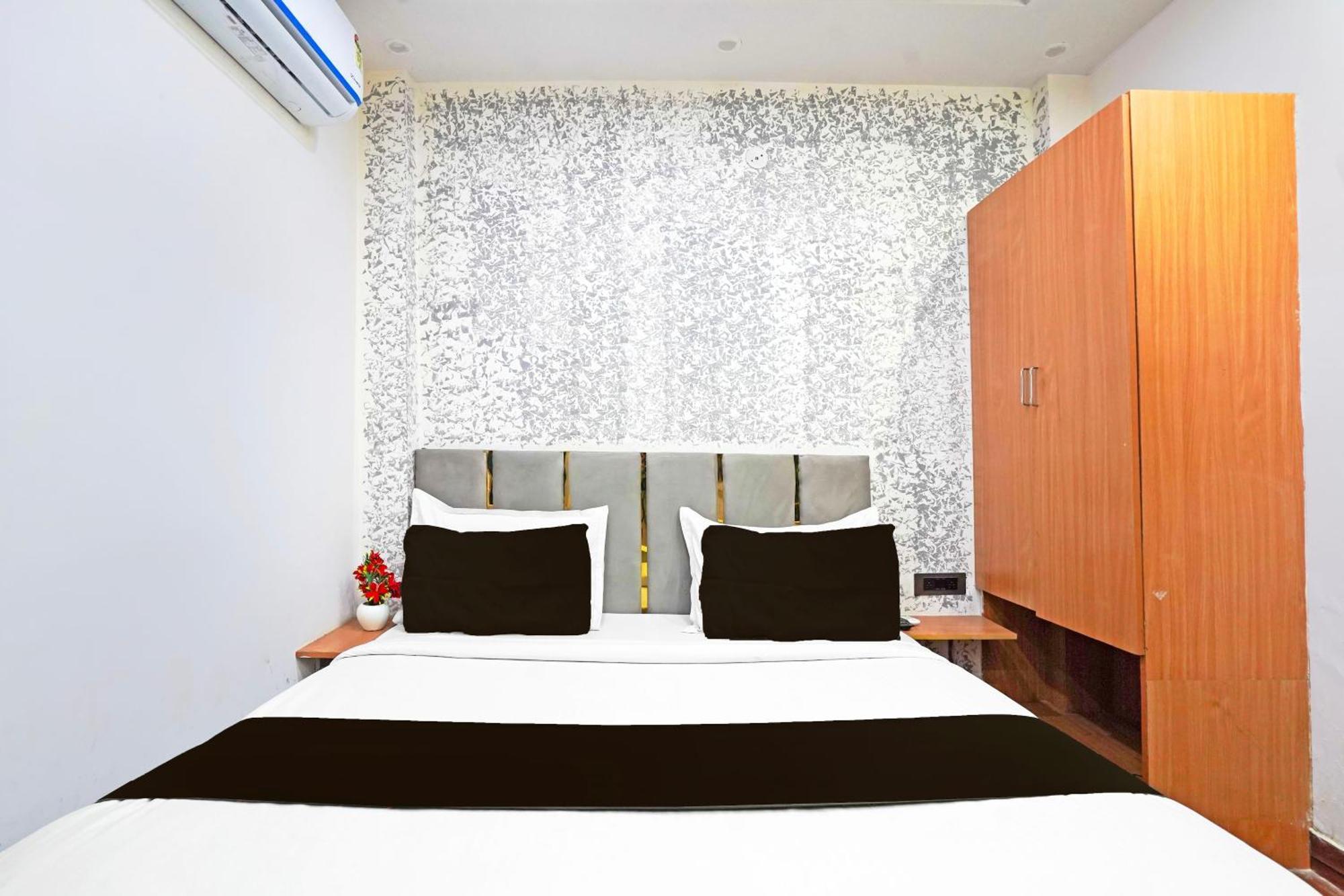 Twamev Residency Hotel Új-Delhi Kültér fotó
