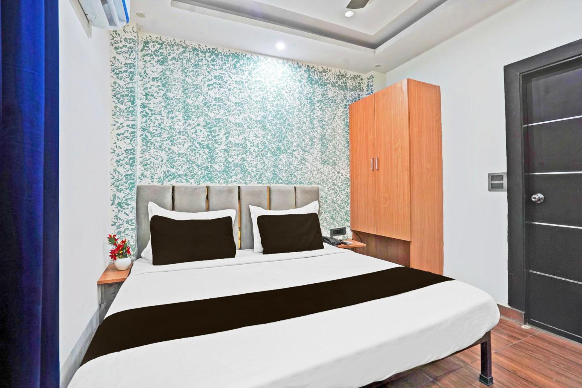Twamev Residency Hotel Új-Delhi Kültér fotó