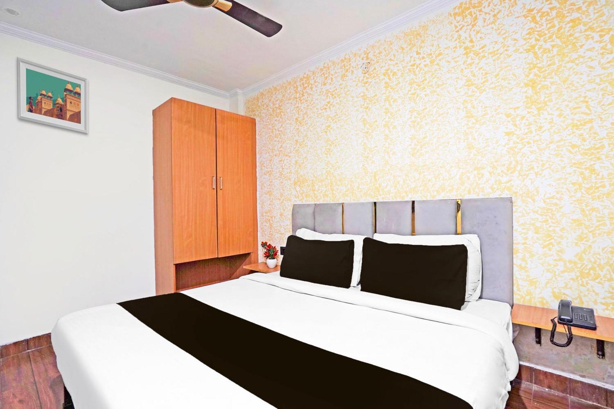 Twamev Residency Hotel Új-Delhi Kültér fotó
