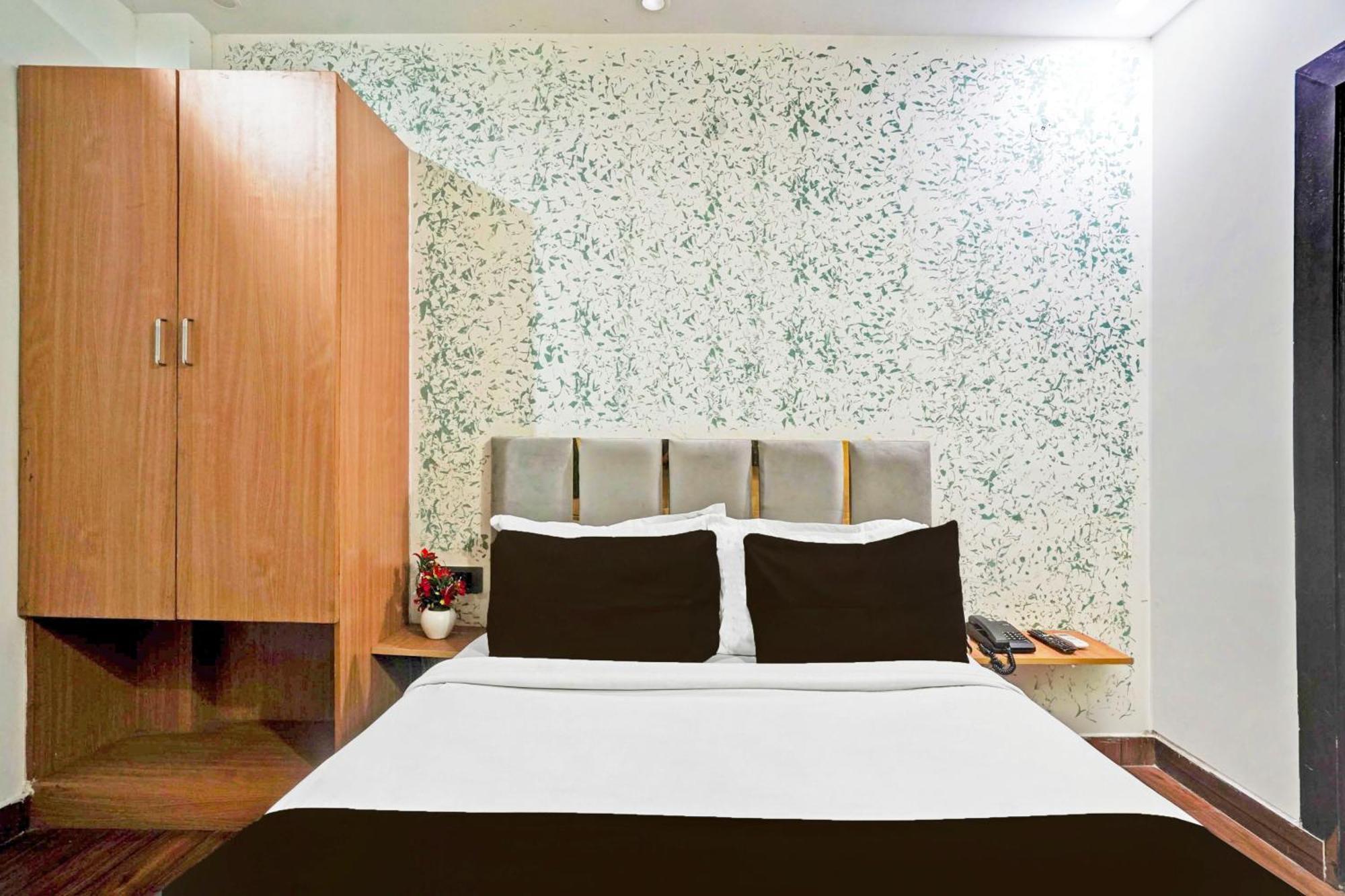 Twamev Residency Hotel Új-Delhi Kültér fotó